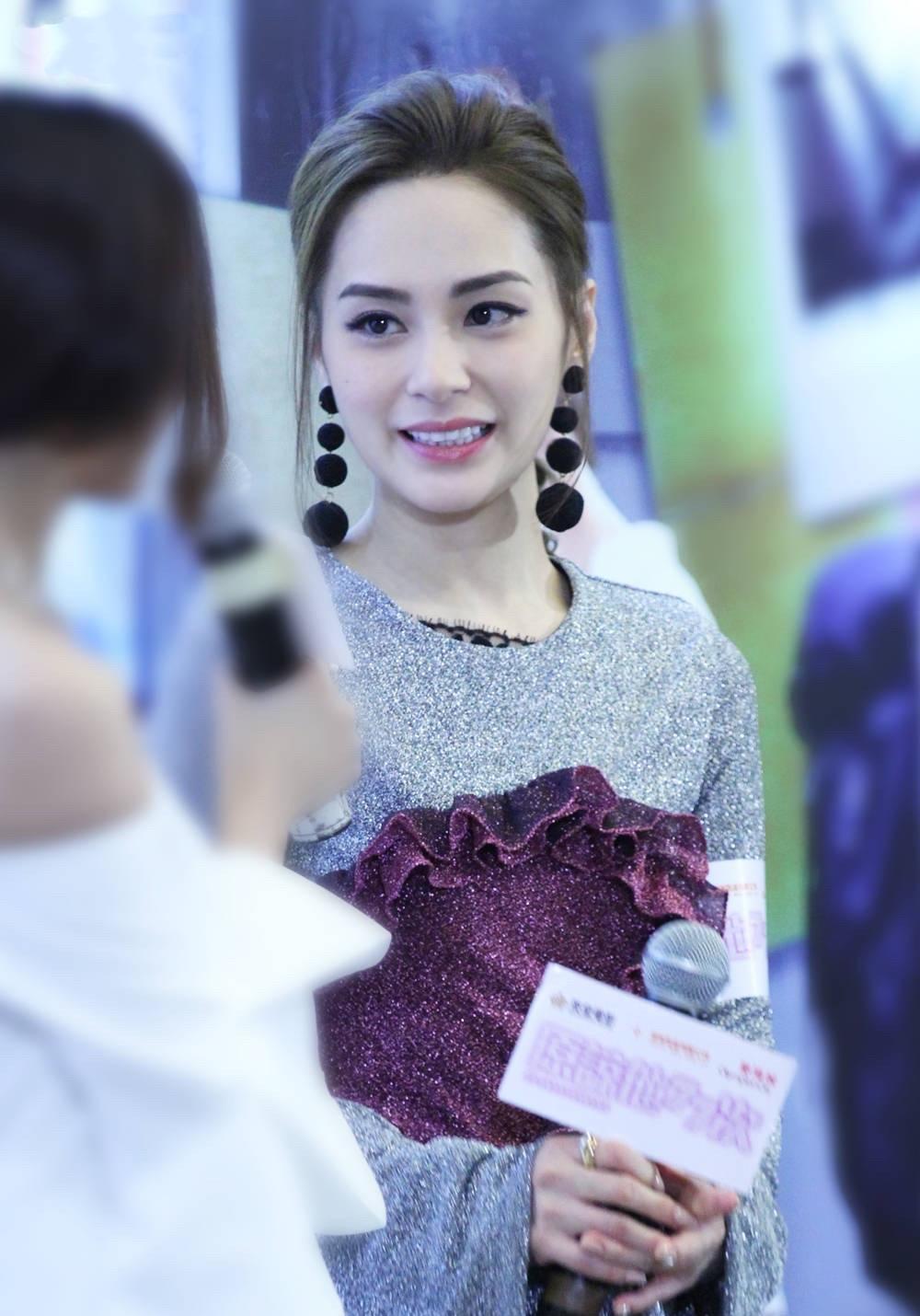 范齐全|阿娇胖了依旧惊艳,用宽松上衣配阔腿裤遮肉又时髦,气质太出挑