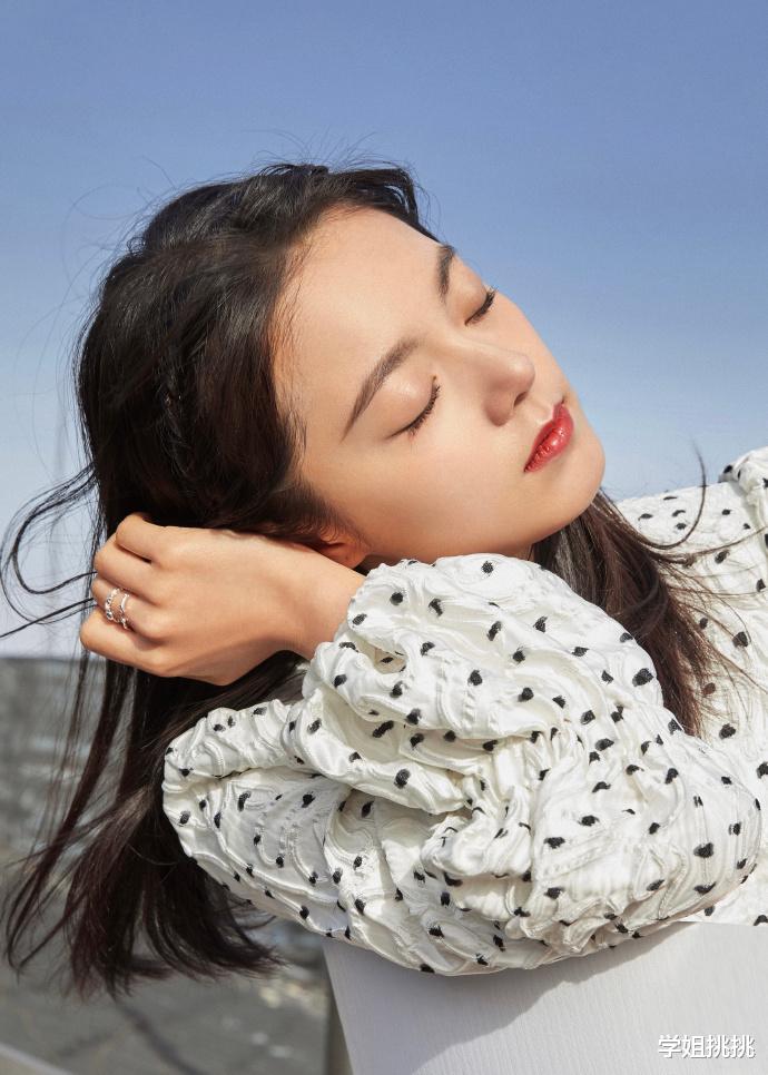 赵今麦|赵今麦身材有多好？看这组照片就知道了，“小细腰”藏不住啊