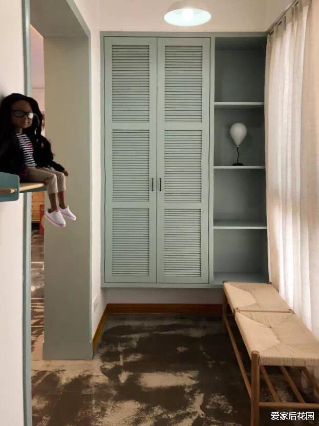 精致的韩国小姐姐,利用一面墙,让家里多出了一个玄关,让人称赞
