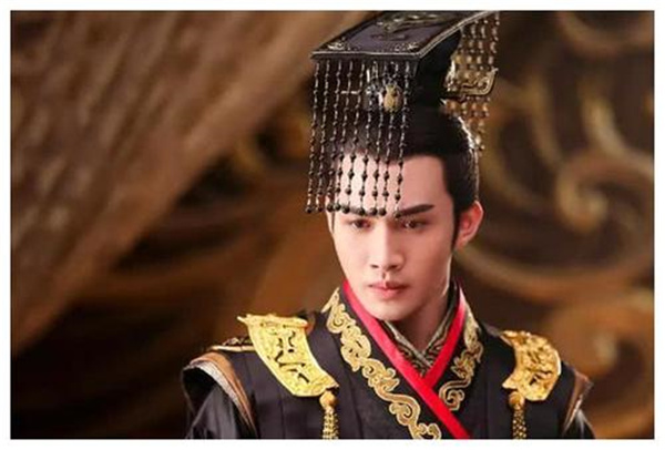 王翦|历史上功高震主的3位大将，可以轻松取代皇帝，你认识哪几位？