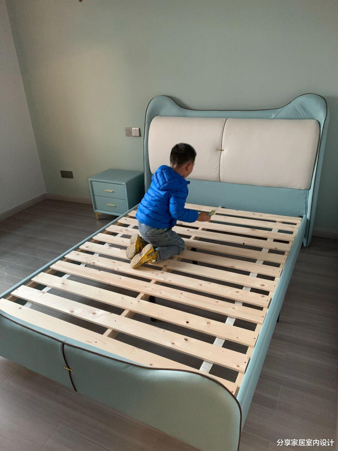 一边带孩子一边忙着装修,效果还不错,网购的家具进场很满意!