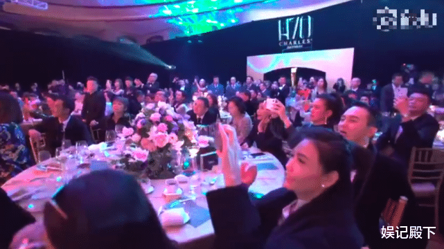 向华强|向华强的七十大寿，处处彰显着尊贵与地位，上流社会的生活太体面！