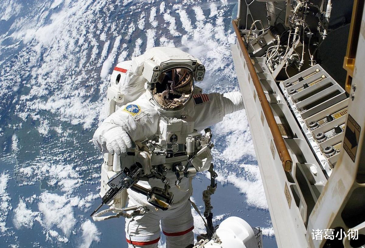 航天器 继天宫空间站后，我国又一超大航天器曝光了，能给地球无线充电