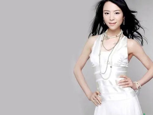 张静初|她曾与众多导演传绯闻，遭“太太团”联合抵制，如今资源大打折扣