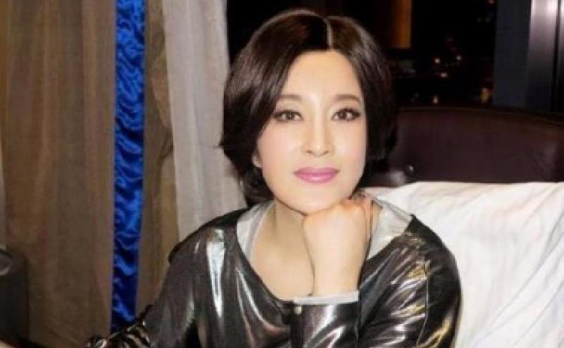 刘晓庆|68岁依然坚持拍戏,刘晓庆最新剧照晒出,曾经被誉为不老女神