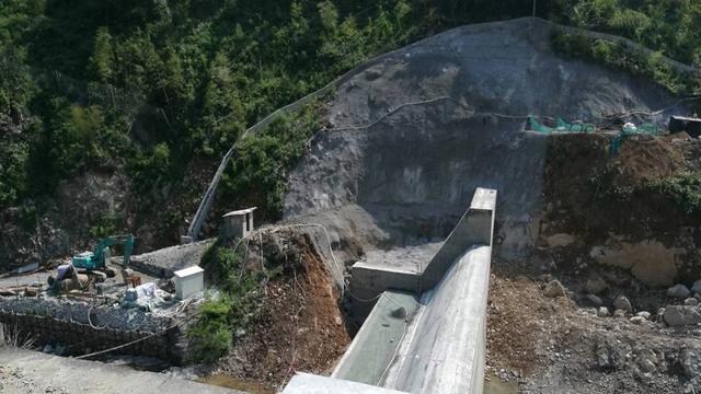 秋天的大冬天 河南又火了？近2000工人火速赶往“援助”，西方：不愧是中国速度