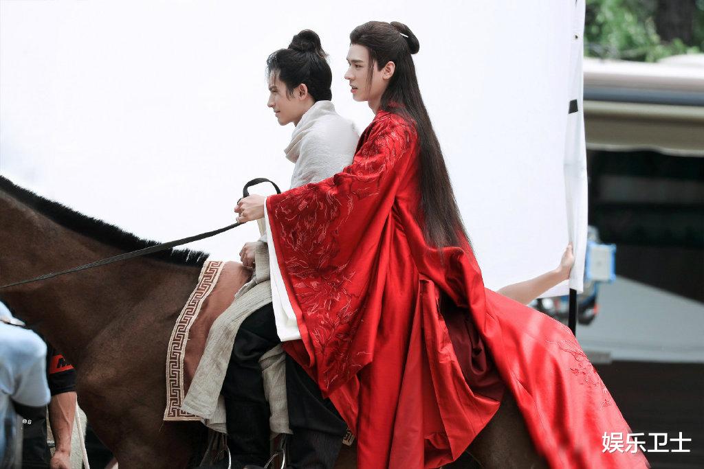 山河令|《山河令》《陈情令》超话竞争，肖战王一博粉丝太厉害，发现对家穿帮细节