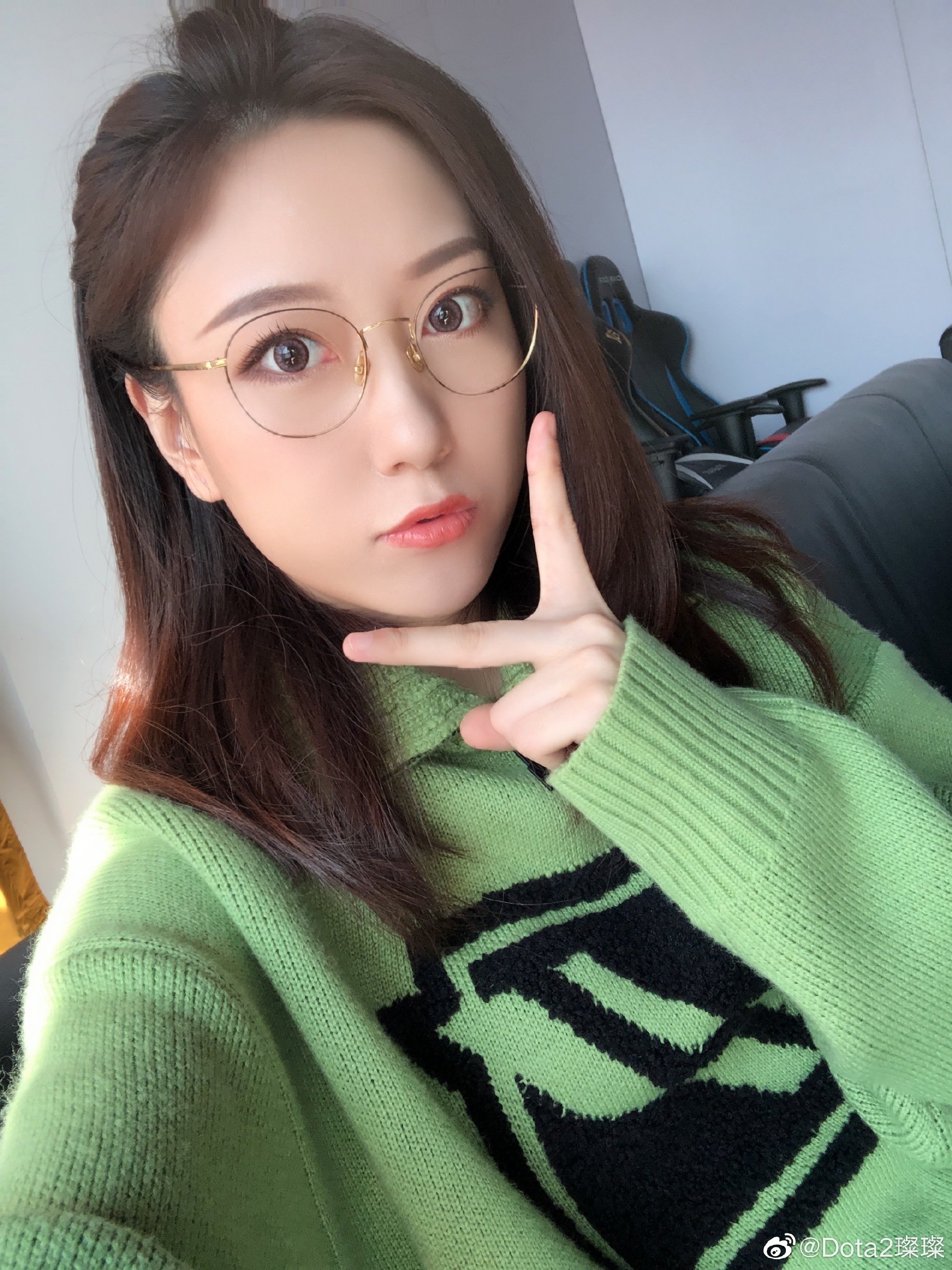 dota2|Dota2-有惊无险！美女解说璨璨路遇醉汉险些出事，水友：注意安全