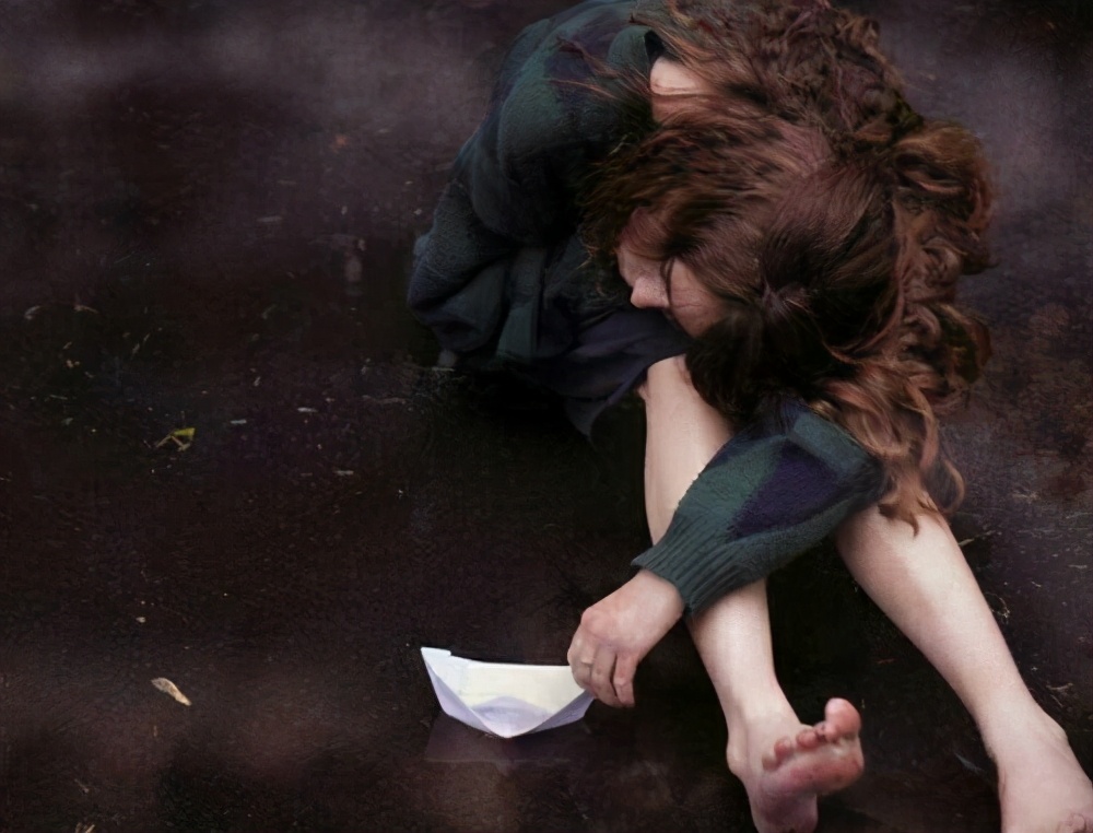 文说情感|出差一个月回来,妻子房间的垃圾桶,我发现了三只用过的避孕套