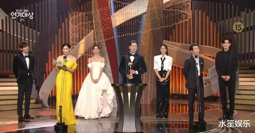 金素妍|SBS演技大赏揭晓，《顶楼》仅获4个奖项，金素妍战胜宋慧乔拿大赏