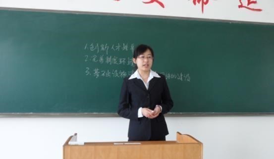 大学|985博士生求职，接连被11所高校拒绝，高学历人才也有心酸和无奈