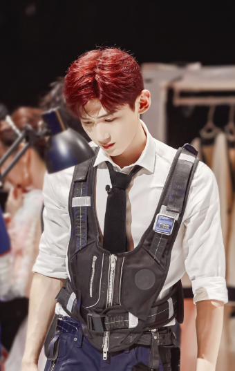 程潇|最火男演员榜大变动！邓伦垫底，龚俊超张哲瀚，但榜首雷打不动