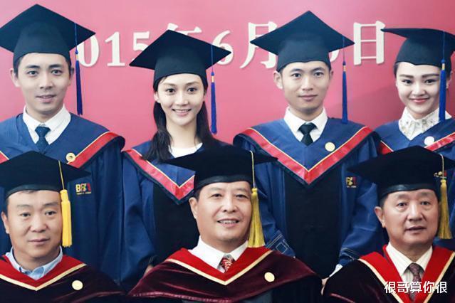 突围|《突围》中的女性角色都不是省油的灯，扮演者也绝非泛泛之辈