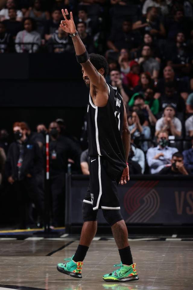 保罗·乔治|NBA球员上脚：杜兰特和欧文很骚气，保罗·乔治钟爱PG1！