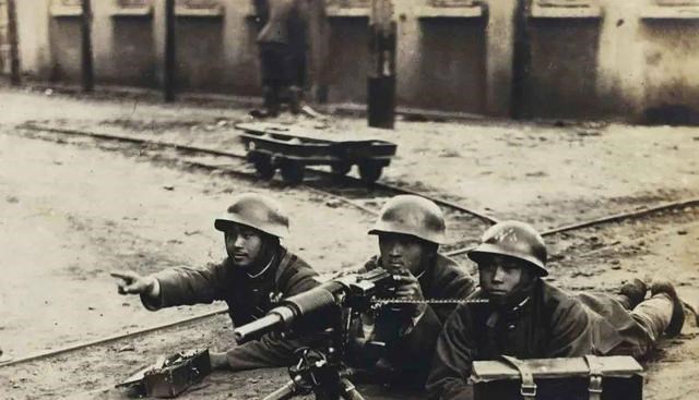 情窦初开的青春|现实中人中弹后能活多久？抗战老兵表示：别再被电视忽悠了