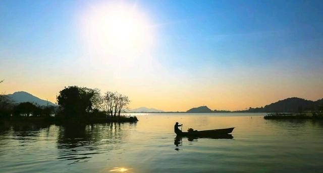 旅行|浙江很低调的湖泊美景，名气不比镜湖与千岛湖，风光却媲美西湖