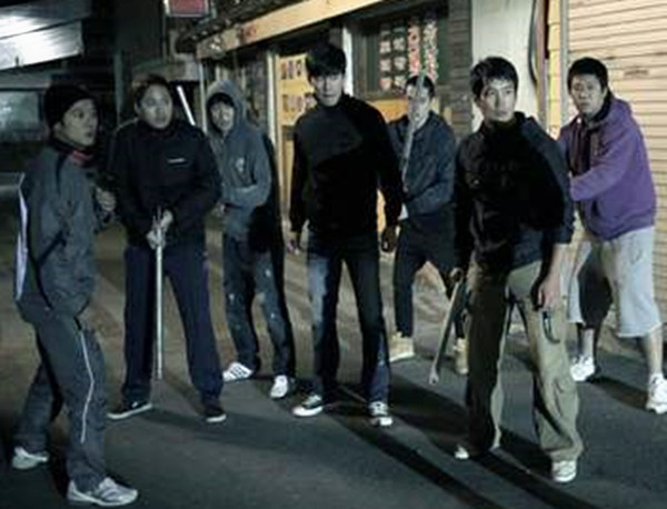 为了一个红窝子,两伙黑社会火拼,造成重大伤亡