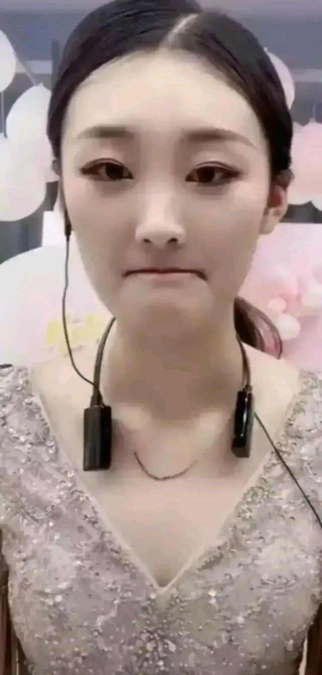 陈亚男|大衣嫂首次回应儿子离婚,在门口对主播大发雷霆,失去往日温柔