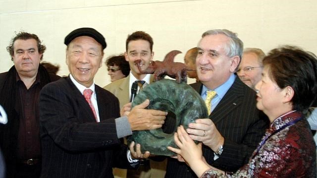 吕志和|新一代赌王出现，身家千亿超过何鸿燊，每5秒就赚一辆兰博基尼