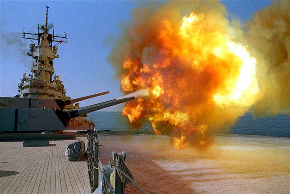 伊朗|噩耗袭来，伊朗九名士兵阵亡，王毅早已把话挑明