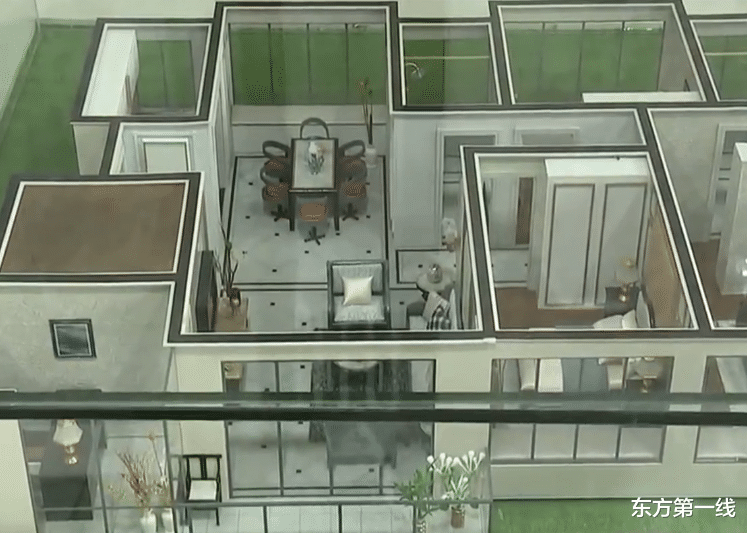 东方第一线 新买的房子层高净高只有2米6，钟先生感觉“很压抑”