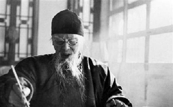 霞驿站 5旬老人娶18岁少女,后生7子女,93岁只愿娶22岁漂亮老婆