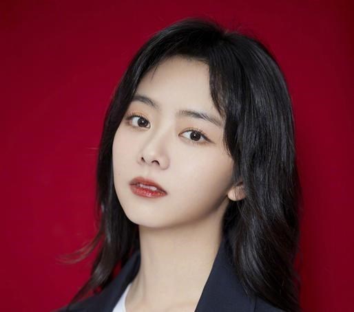 谭松韵|论“少女感”只服这3位女星，30多岁还能演中学生，根本不需要装