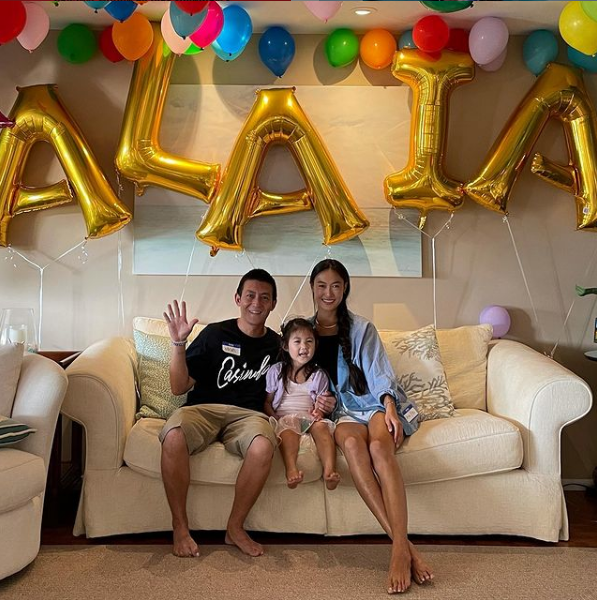 何炅|陈冠希女儿近况曝光，育儿观火了！1000万人点赞：宠爱，是最顶级的富养！