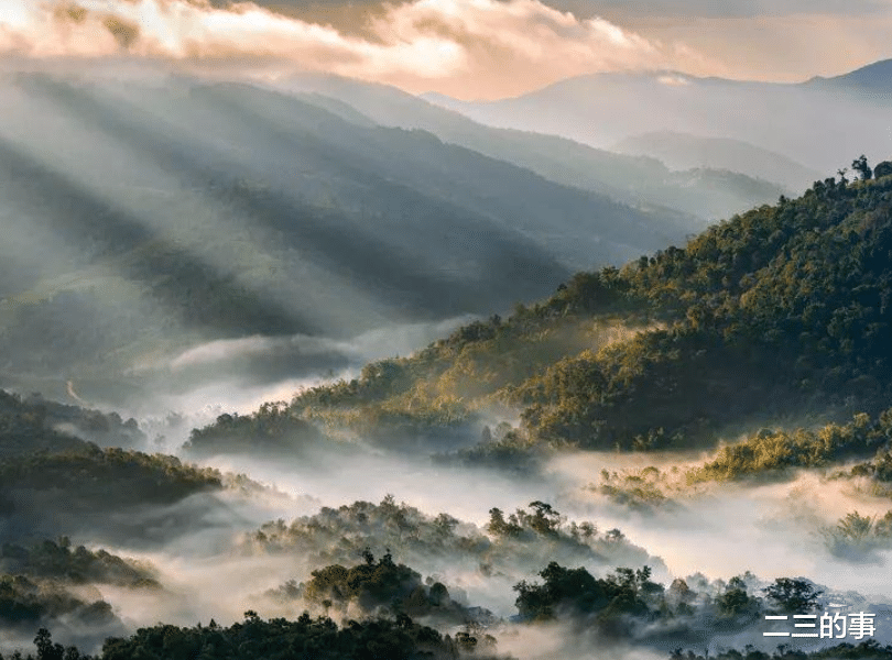 古镇 位于西双版纳的小县城，环境很优美，在这里可以放慢生活节奏