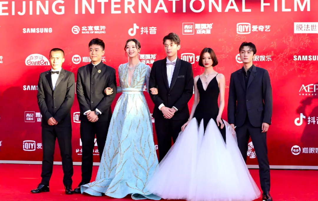 佟丽娅|不得不怀疑，她又怀孕了？