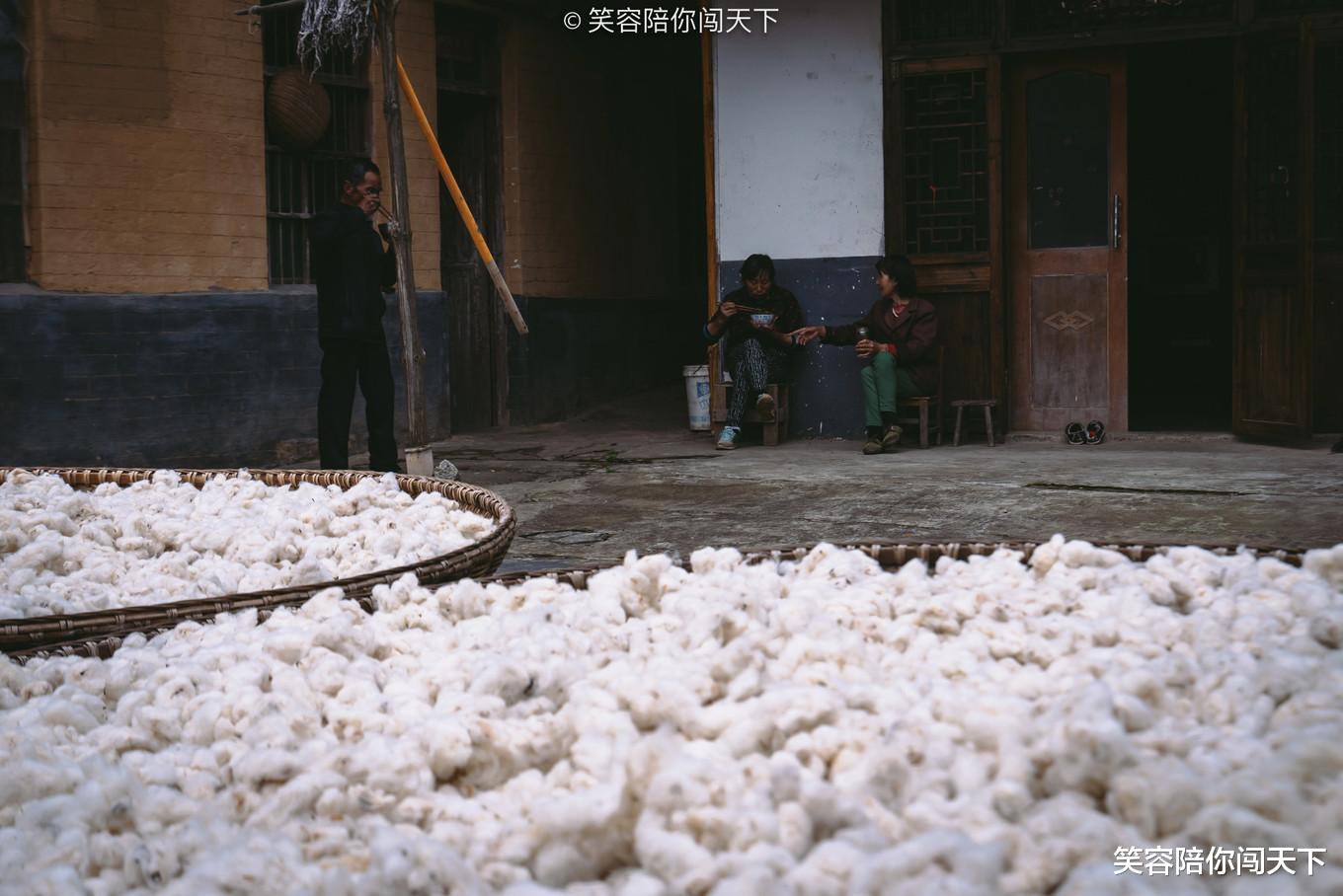 笑容陪你闯天下 安徽有个古村，被称为大别山的活化石，有300多幢老房子