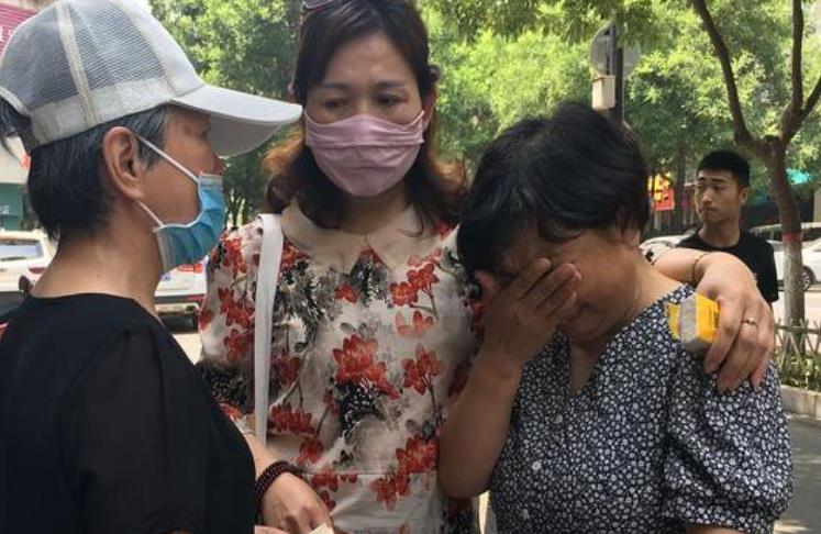 章子怡|姚威冬至吃饺子，没能陪在亲生父母身边，好在有岳母包饺子过节