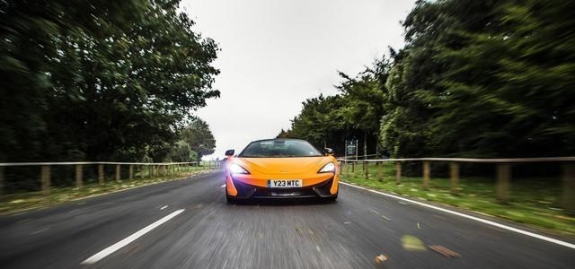 豪车|高速极少见到宾利、迈巴赫、劳斯莱斯，为啥？车主：你行你跑？