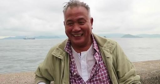 周星驰|他一手捧红周星驰，如今没钱治，星爷百亿身家为何不帮他？