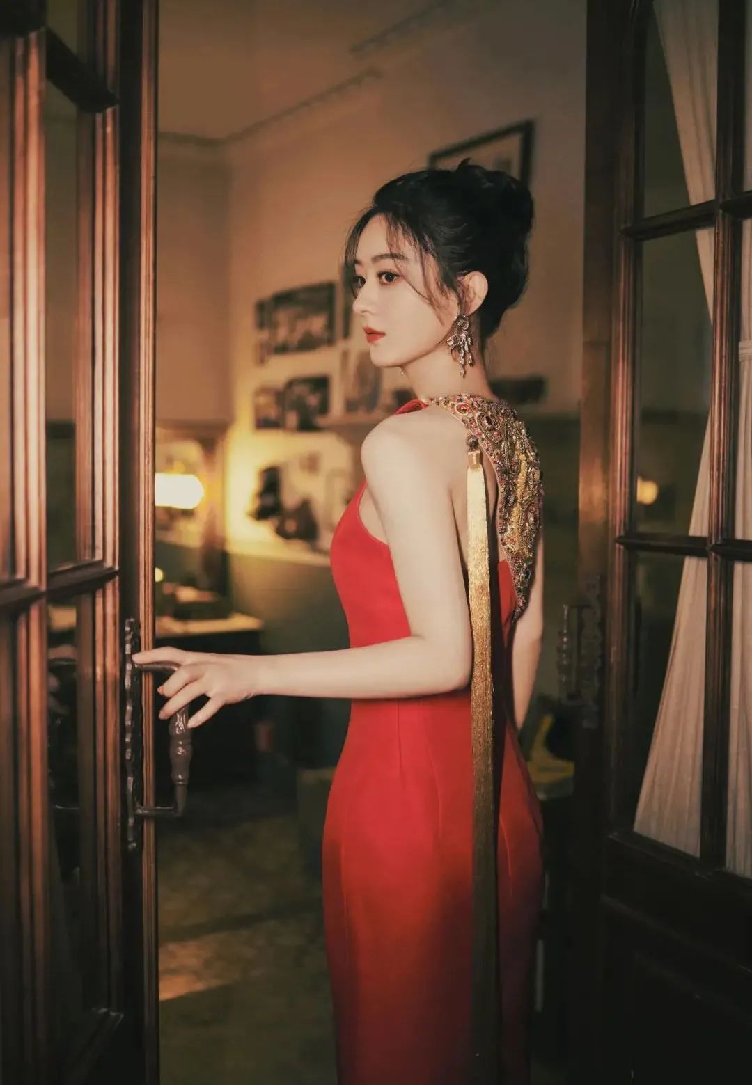 迪丽热巴|迪丽热巴“背后金主”曝光，女明星纷纷抢破头！网友：她一出手必是王炸！