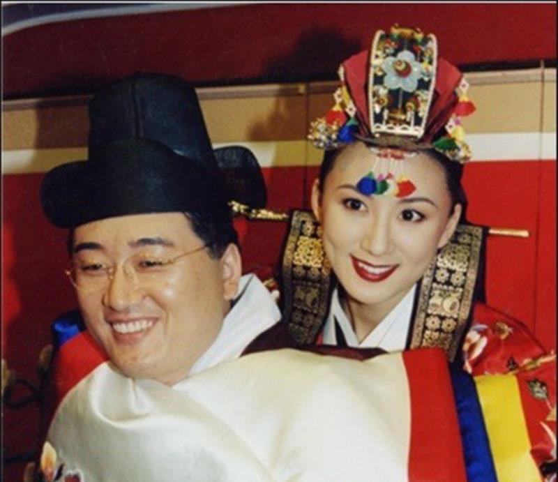 金喜爱|《密会》因为他俩成经典，金喜爱和刘亚仁的姐弟情令人羡慕