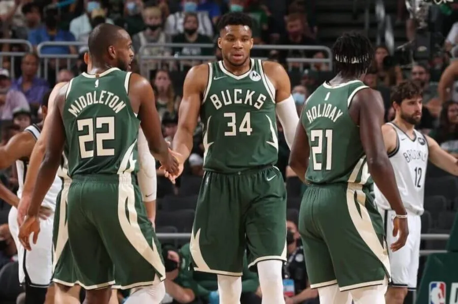 考辛斯|上场28分钟，砍下22＋8＋4！考辛斯厉害炸了！