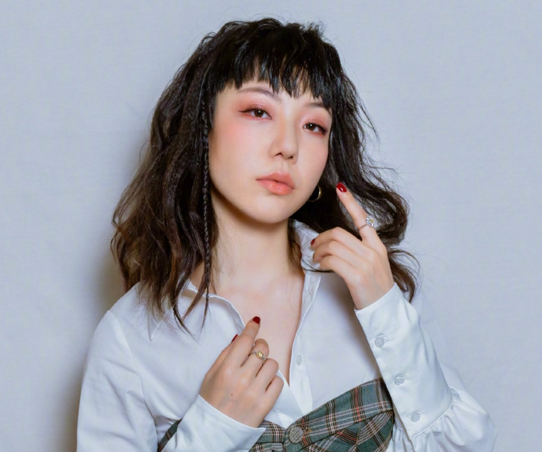 奇葩说|《中国好声音》定档，8个导师座位已定，张碧晨和吴莫愁离得很远