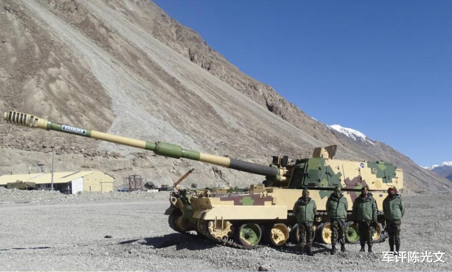 军人|3个炮弹砸向一个坑！8国已购1700套 号称亚洲第一炮 英国又要买