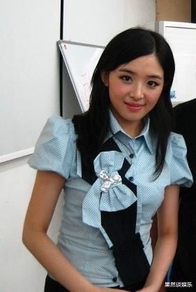 张含韵|被骂公交车，深陷陪睡丑闻，20岁闹解约，张含韵人生比你想象坎坷