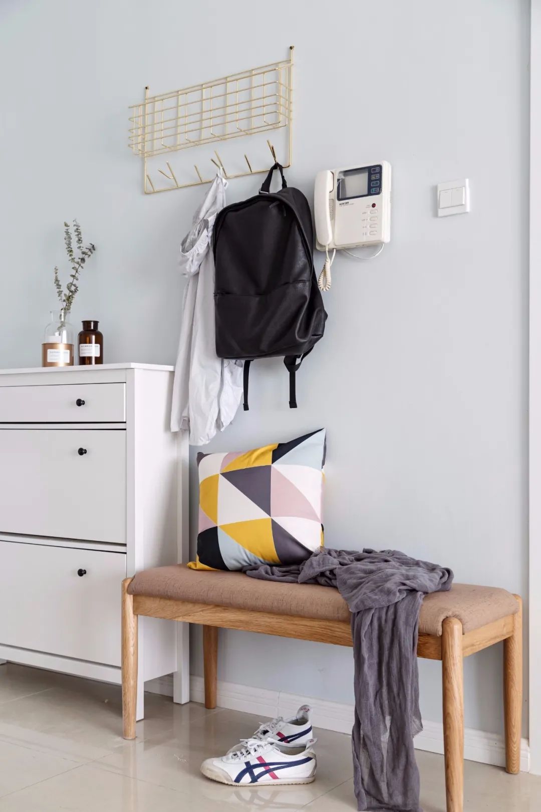 入户谁家还放鞋架?太落伍!这些设计好看实用,又能增加储物间!