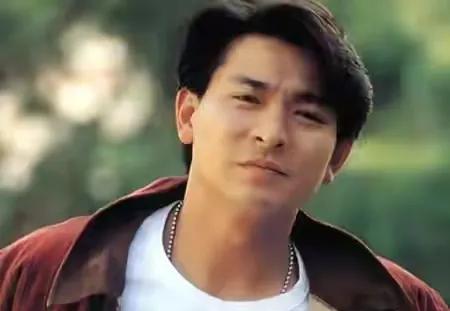 杨丽娟|追星追到父亲自杀，14年过去了，“逼父跳海”的杨丽娟可曾后悔？