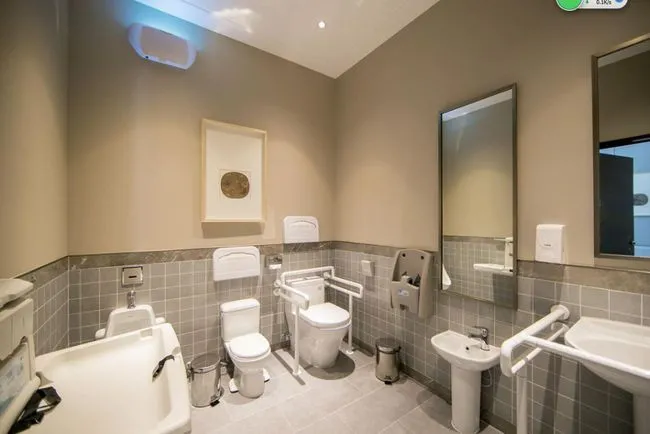 婴幼儿常识|国药育儿知识:男童进女厕又吵上热搜,看得太心塞!