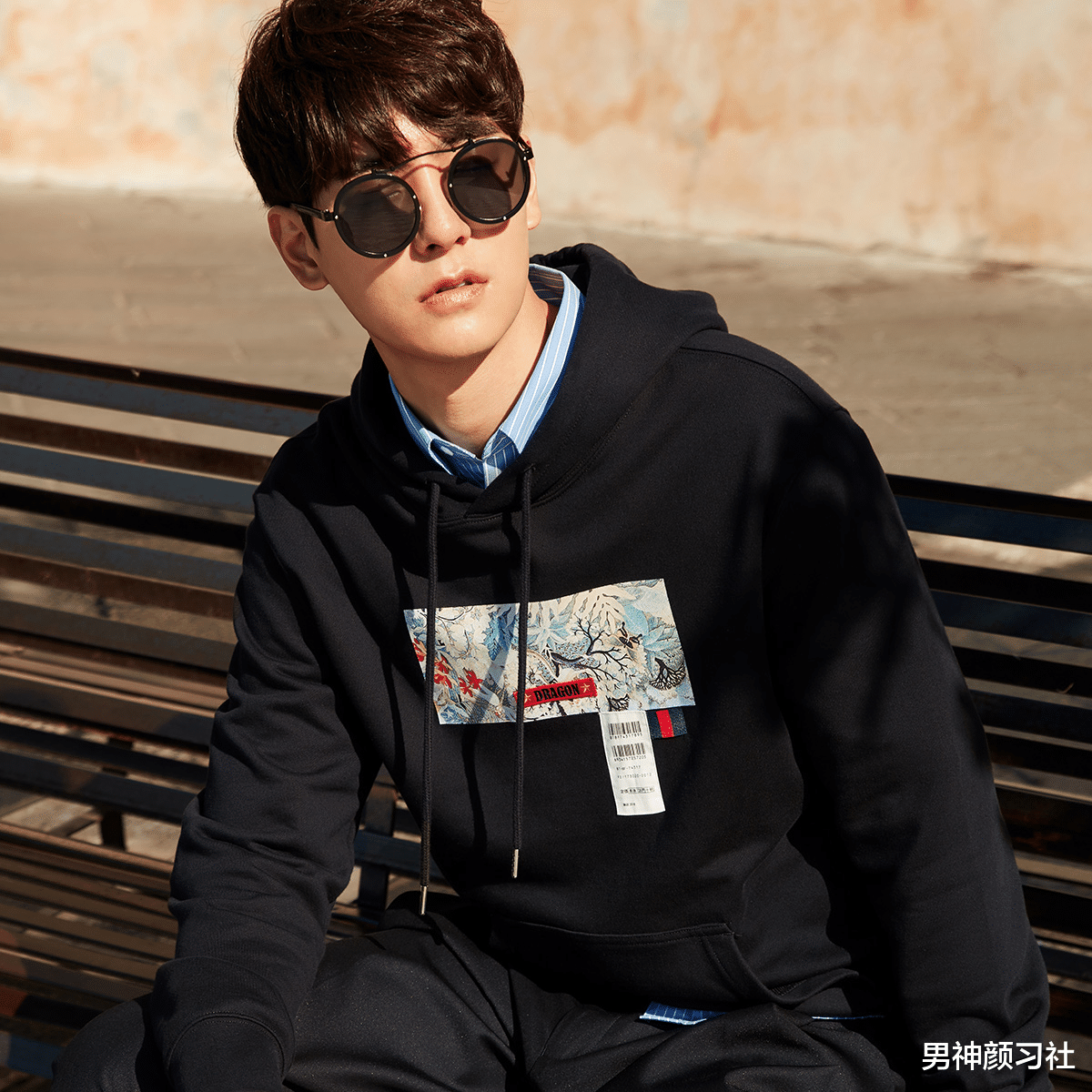 男神颜习社 丢掉毛衣和大衣，只有卫衣才能让90后的中年人“脱油”