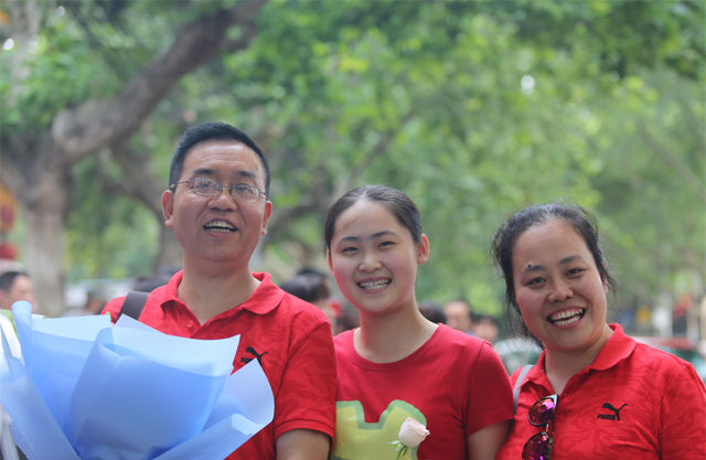 月月读唐诗|重要消息！在上大学前，这“4件事”高考生和家长要尽早决定