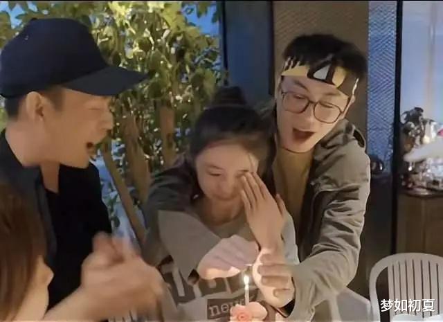 杨幂|已有家庭还不自律?这8位已婚明星,真是一个比一个没分寸