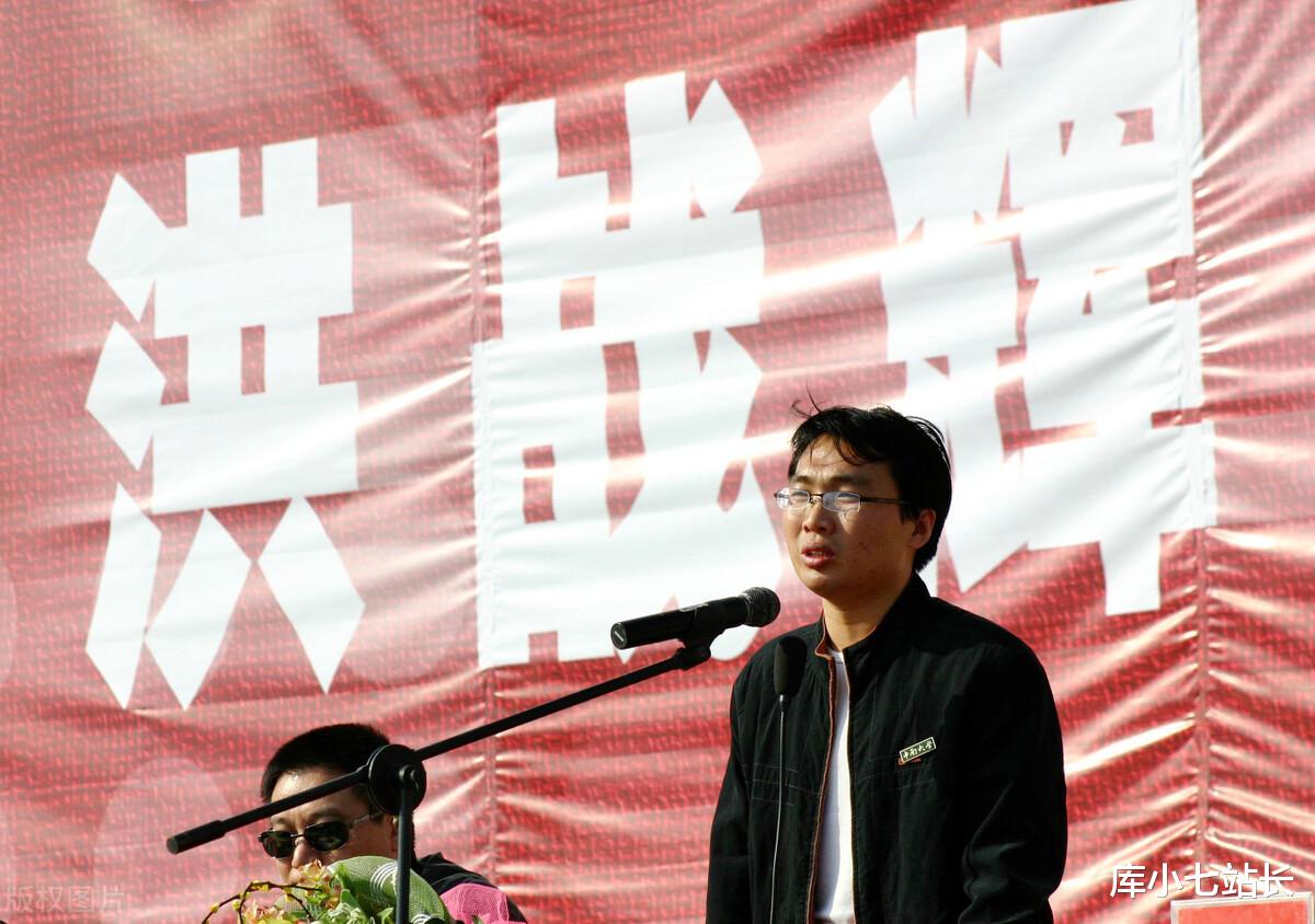 《局外人》:任何在母亲下葬时不哭的人,都可能被判死刑