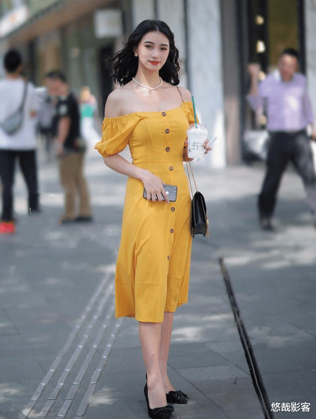 毛戈平|气质美女，一袭橙色长裙，穿出青春靓丽的美