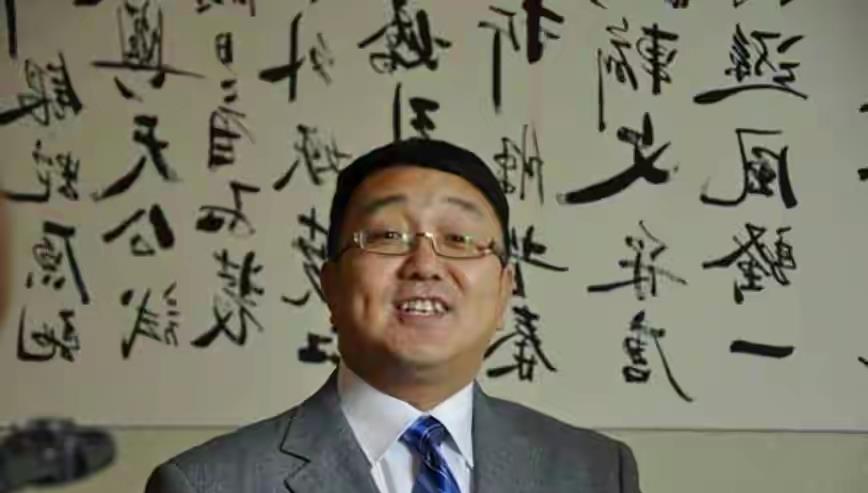 赵本山|《突围》句号：从姜昆徒弟到赵本山助理，再婚娶小11岁娇妻