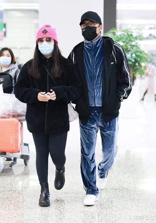 王诗龄|离婚后王诗龄首走机场，12岁身高快超1米7，王岳伦变潮看着像男友